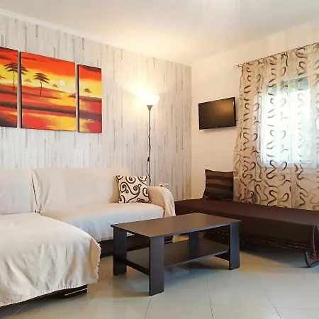 Apartment Iro *