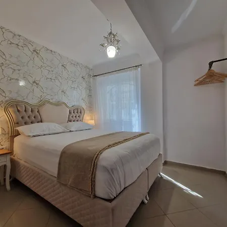 Iro Apartment *