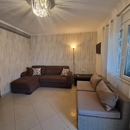 Iro Apartment *